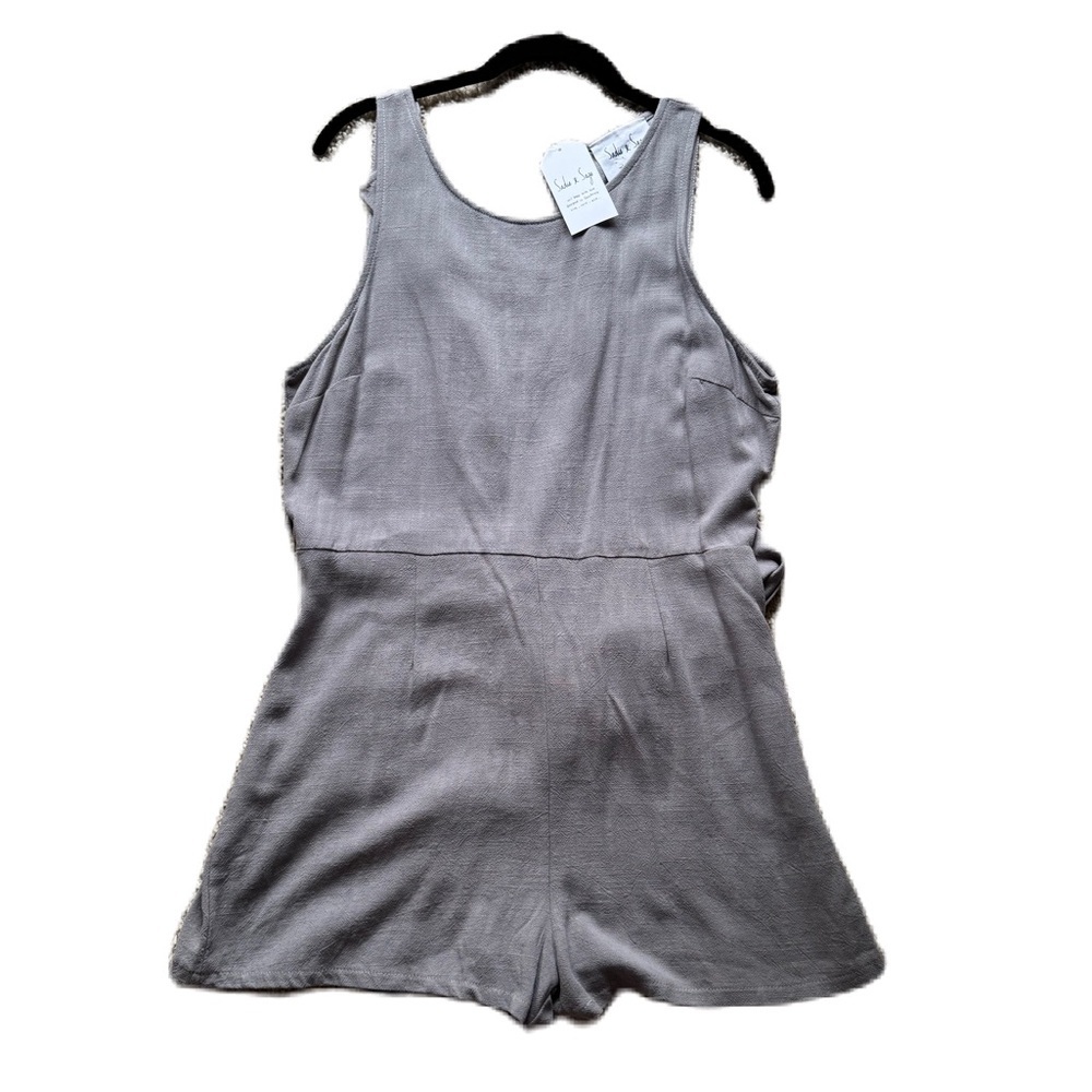 Sadie & Sage Women’s Grey Romper Sleeveless Medium NWT Zip Up Back Tie Waist M